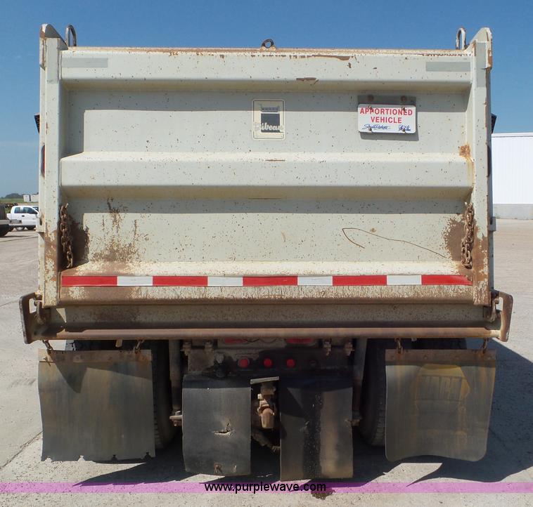 image for item L6851 1998 Ford AT9513 Aeromax 113 dump truck