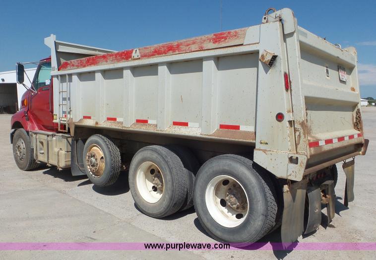 image for item L6851 1998 Ford AT9513 Aeromax 113 dump truck