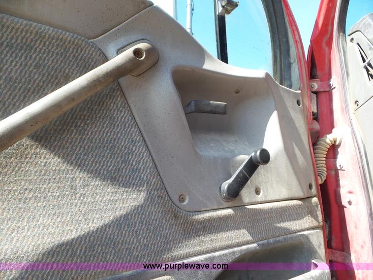 image for item L6851 1998 Ford AT9513 Aeromax 113 dump truck