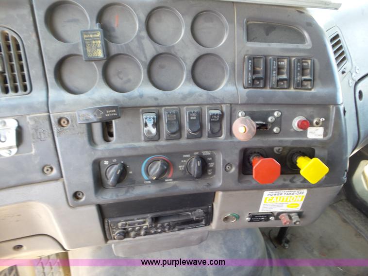 image for item L6851 1998 Ford AT9513 Aeromax 113 dump truck