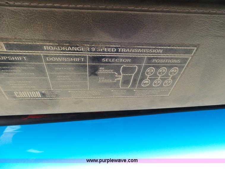 image for item L6851 1998 Ford AT9513 Aeromax 113 dump truck