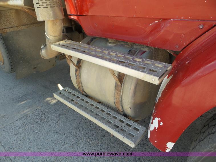 image for item L6851 1998 Ford AT9513 Aeromax 113 dump truck