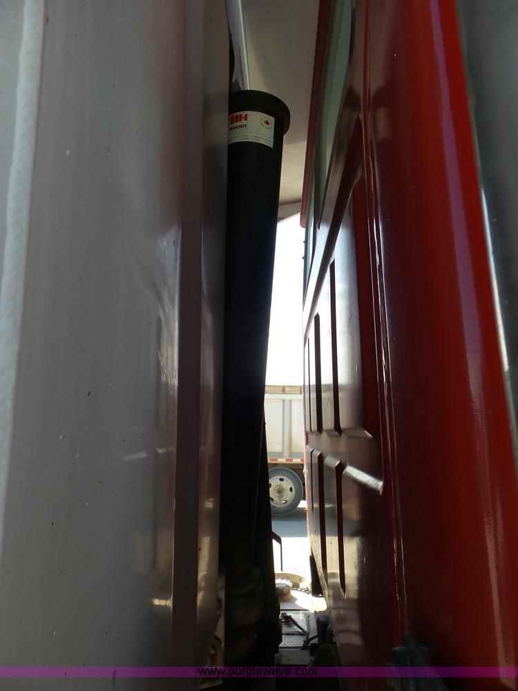 image for item L6851 1998 Ford AT9513 Aeromax 113 dump truck