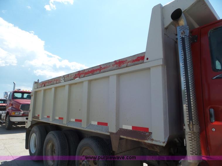 image for item L6851 1998 Ford AT9513 Aeromax 113 dump truck