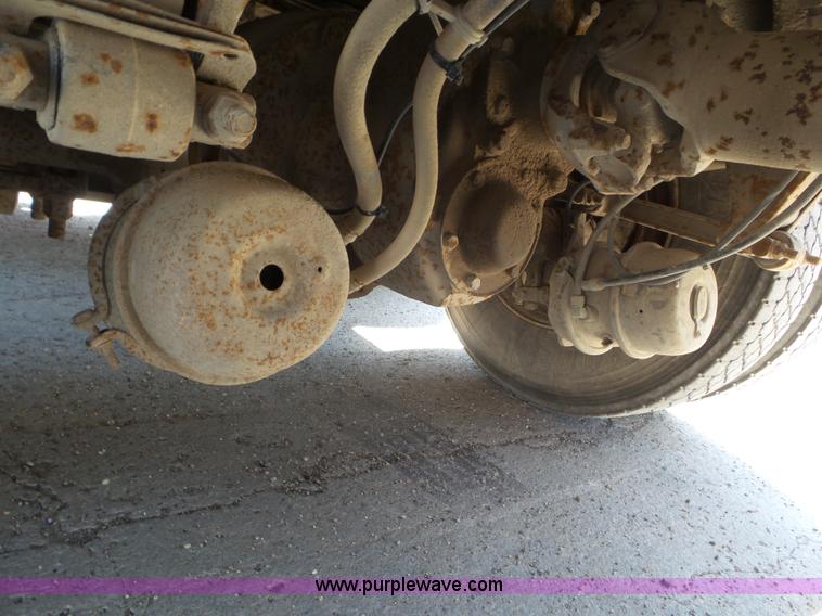 image for item L6851 1998 Ford AT9513 Aeromax 113 dump truck