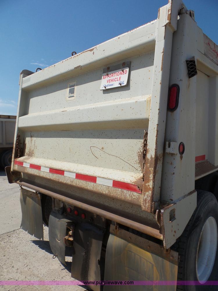 image for item L6851 1998 Ford AT9513 Aeromax 113 dump truck