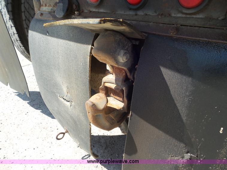 image for item L6851 1998 Ford AT9513 Aeromax 113 dump truck