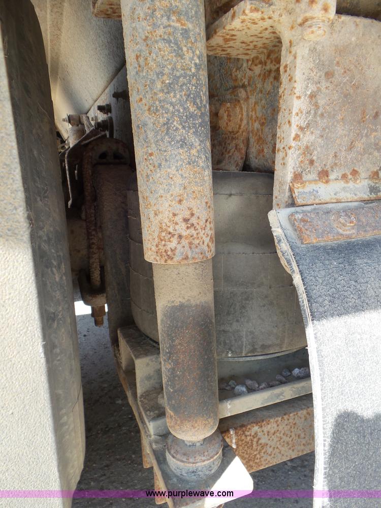 image for item L6851 1998 Ford AT9513 Aeromax 113 dump truck