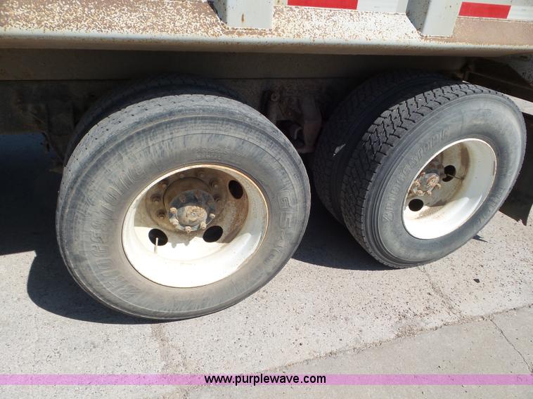 image for item L6851 1998 Ford AT9513 Aeromax 113 dump truck