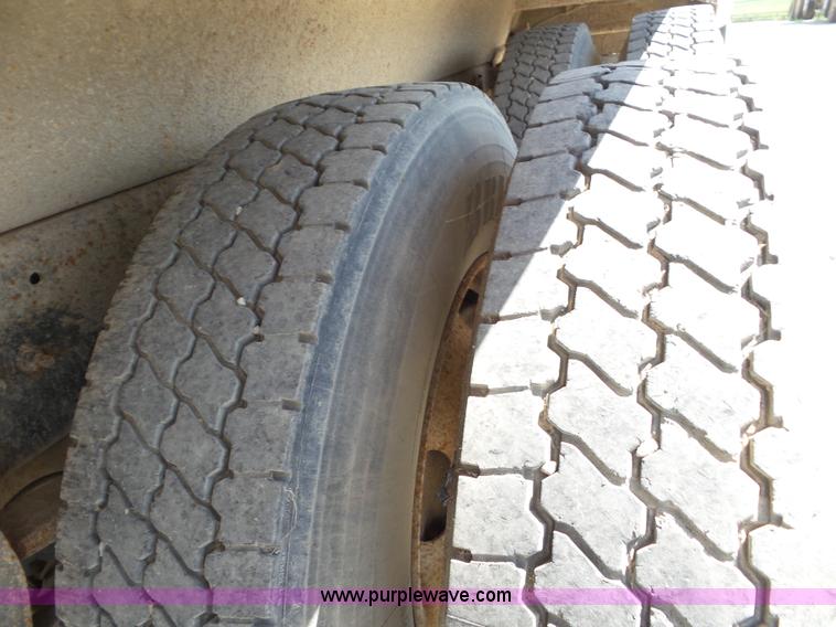 image for item L6851 1998 Ford AT9513 Aeromax 113 dump truck