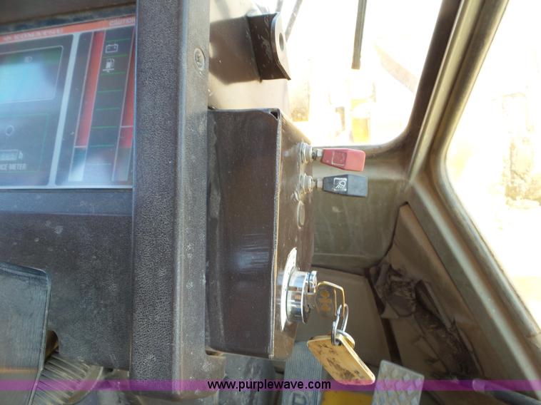 image for item L6854 1993 Komatsu WA450-2 wheel loader