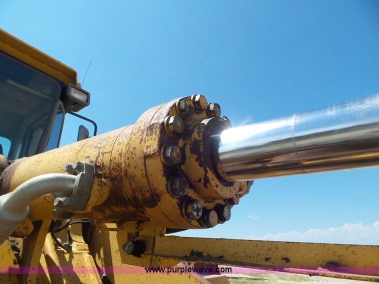 image for item L6854 1993 Komatsu WA450-2 wheel loader