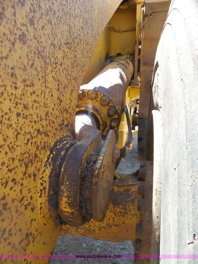 image for item L6854 1993 Komatsu WA450-2 wheel loader