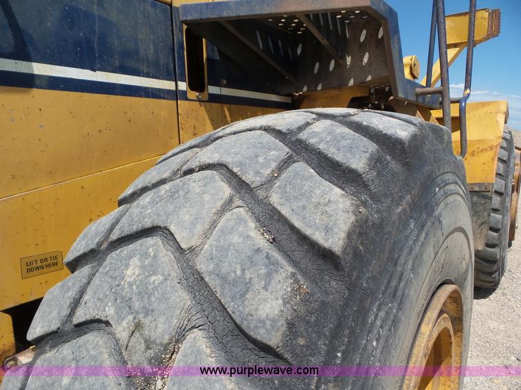 image for item L6854 1993 Komatsu WA450-2 wheel loader