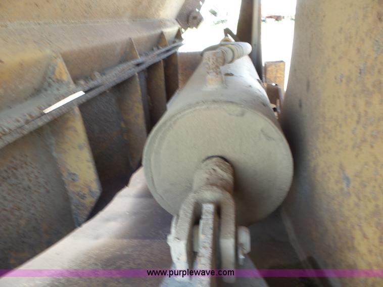 image for item L6855 1994 Midland bottom dump trailer