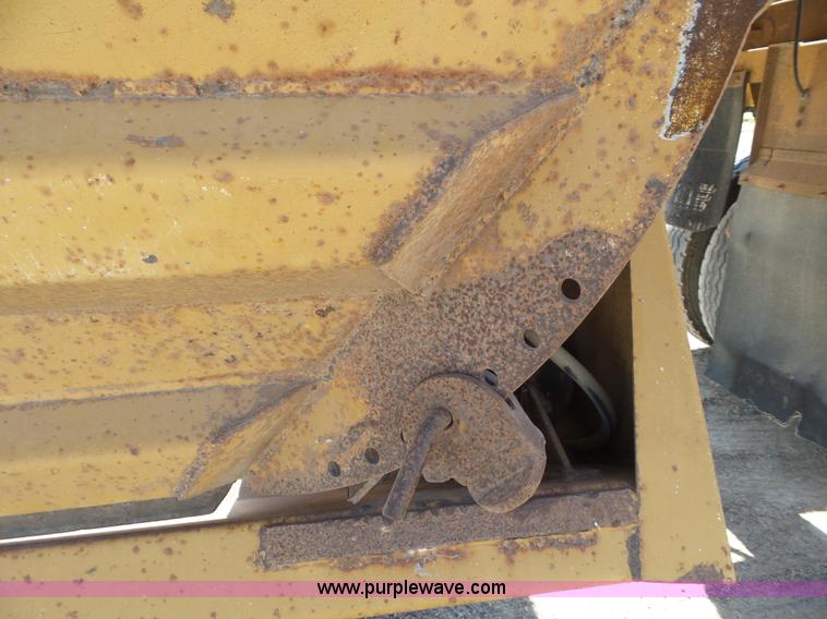 image for item L6855 1994 Midland bottom dump trailer