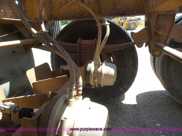 image for item L6855 1994 Midland bottom dump trailer