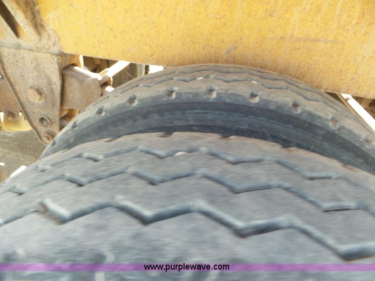 image for item L6855 1994 Midland bottom dump trailer