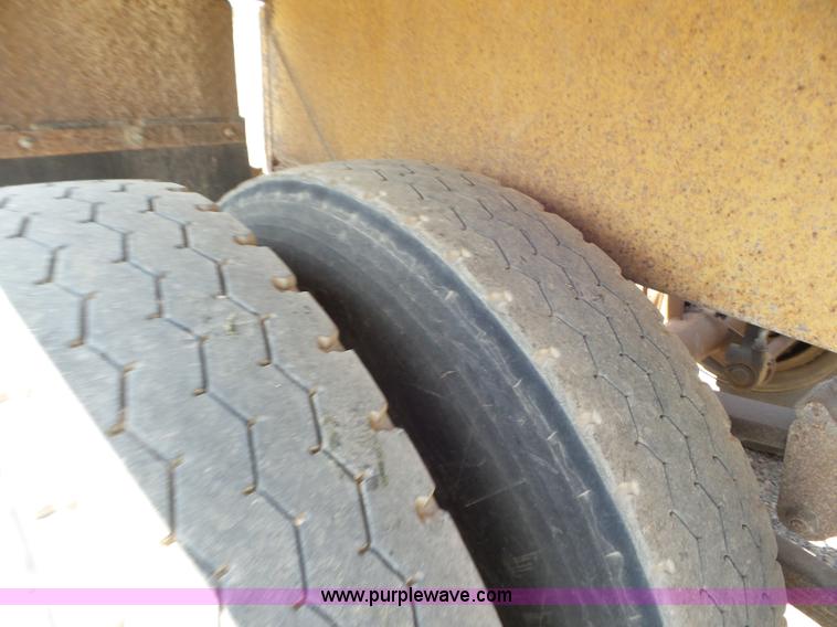 image for item L6855 1994 Midland bottom dump trailer