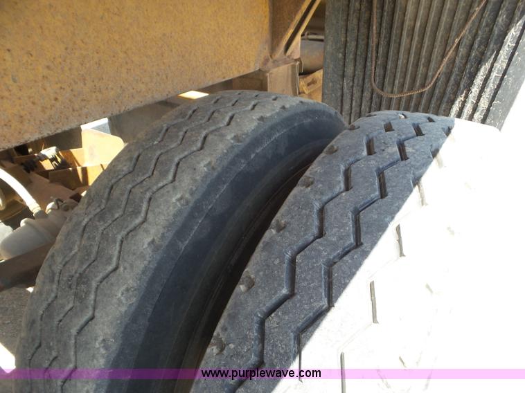 image for item L6855 1994 Midland bottom dump trailer