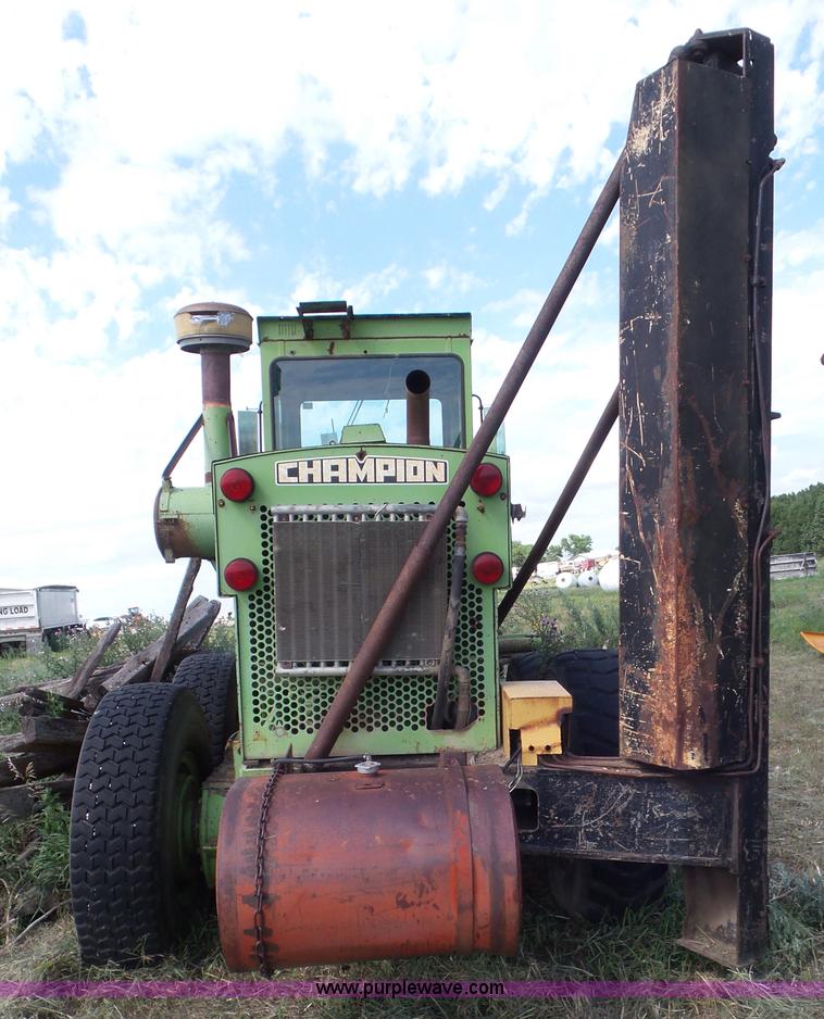 image for item L6861 Champion 740 motor grader