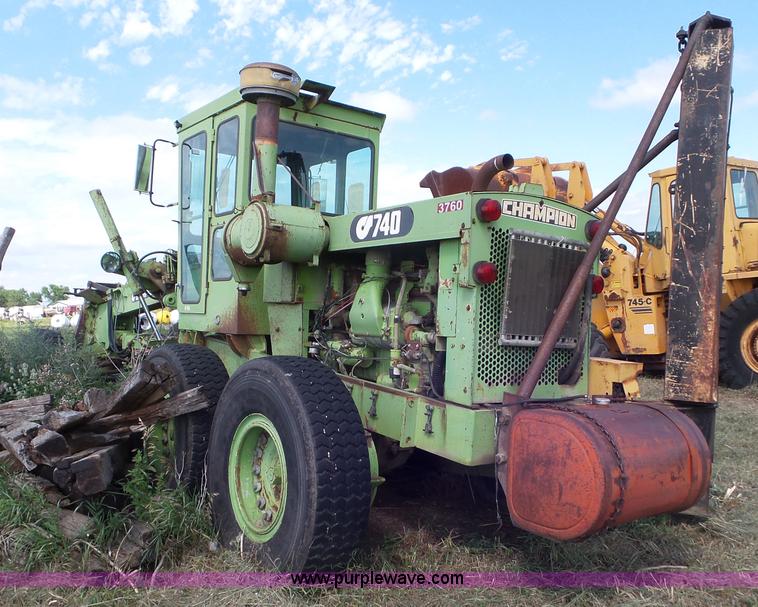 image for item L6861 Champion 740 motor grader