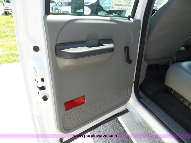 image for item L7111 2007 Ford F350 Super Duty