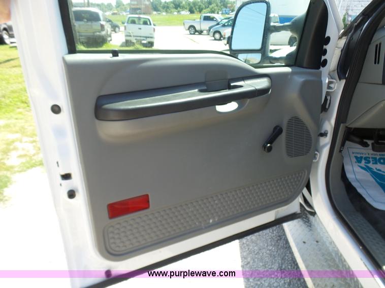 image for item L7111 2007 Ford F350 Super Duty