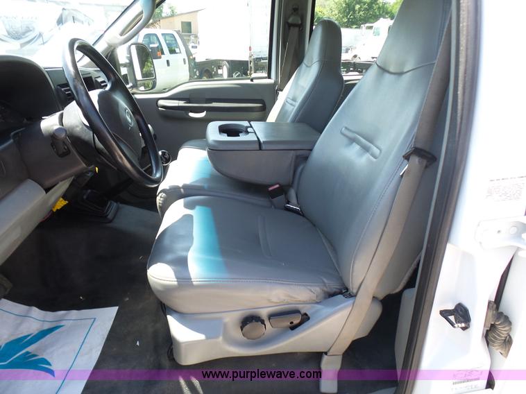 image for item L7111 2007 Ford F350 Super Duty