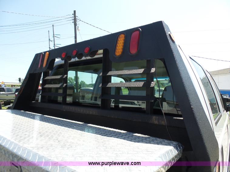 image for item L7112 2008 Ford F350 Super Duty Crew Cab flatbed pickup truck