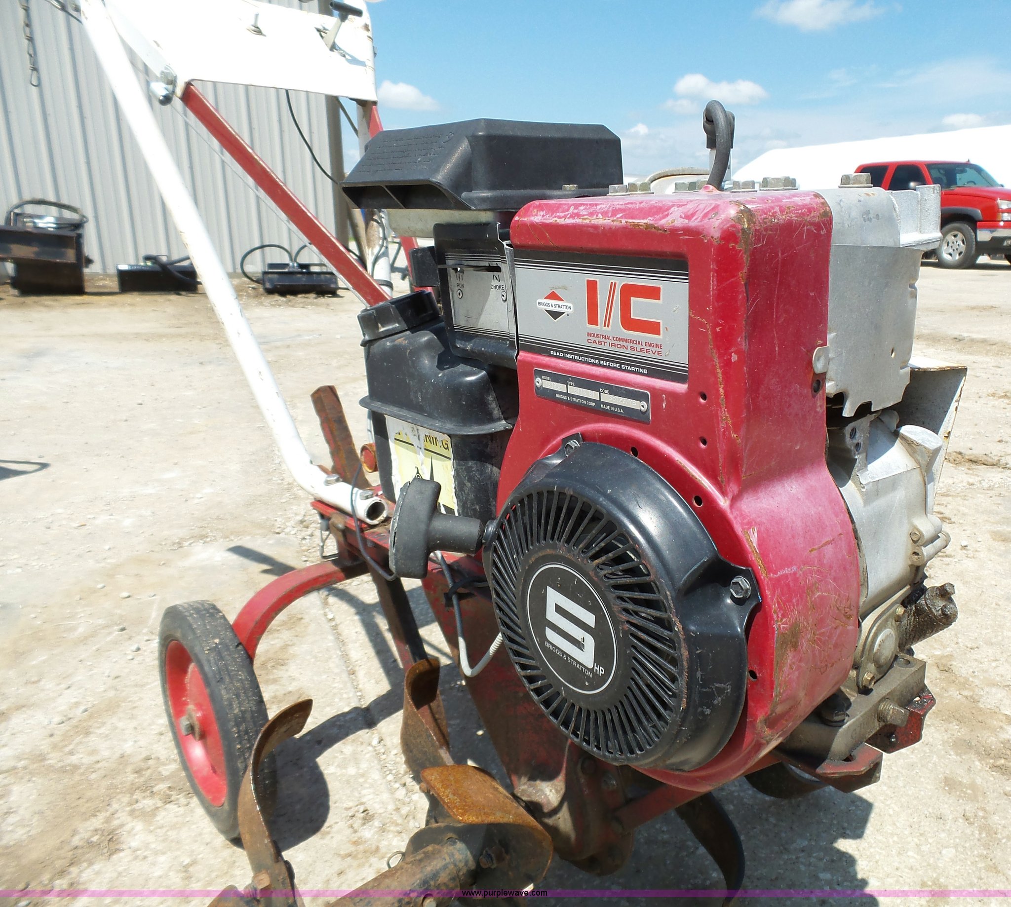 Briggs & Stratton tiller in Paola, KS Item K5321 sold Purple Wave