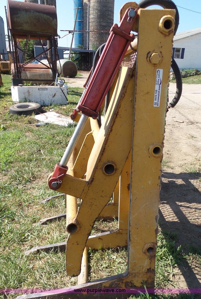 image for item BG9298 Skid steer grapple bucket