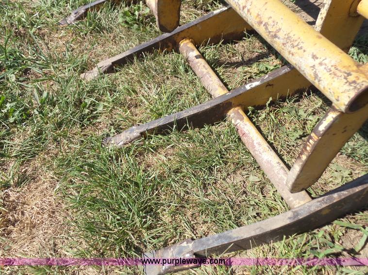 image for item BG9298 Skid steer grapple bucket