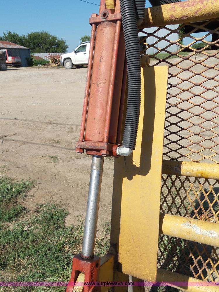 image for item BG9298 Skid steer grapple bucket