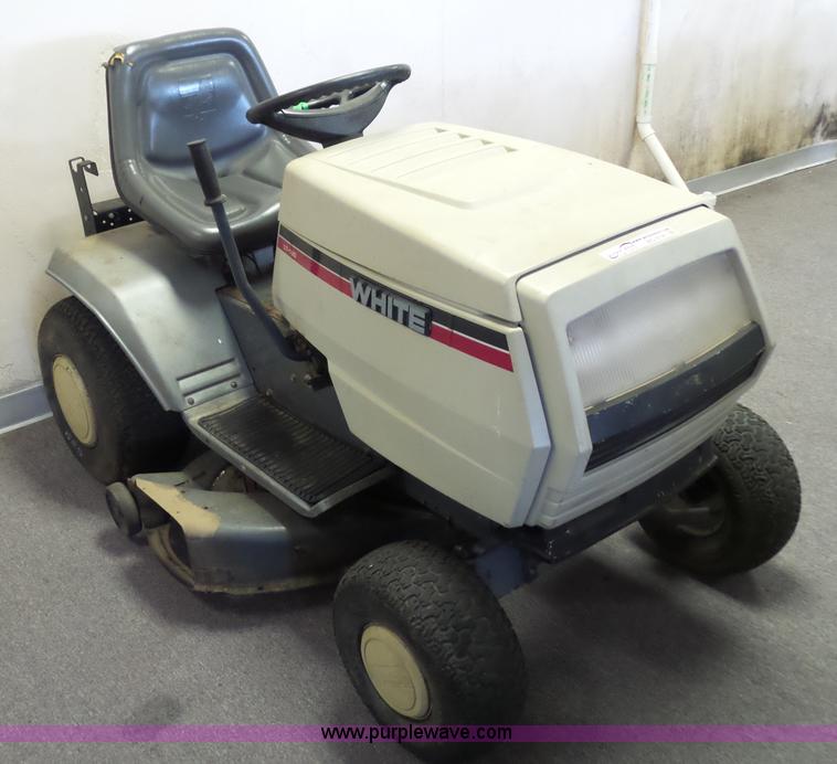 image for item BG9740 White LT-125 riding lawn mower