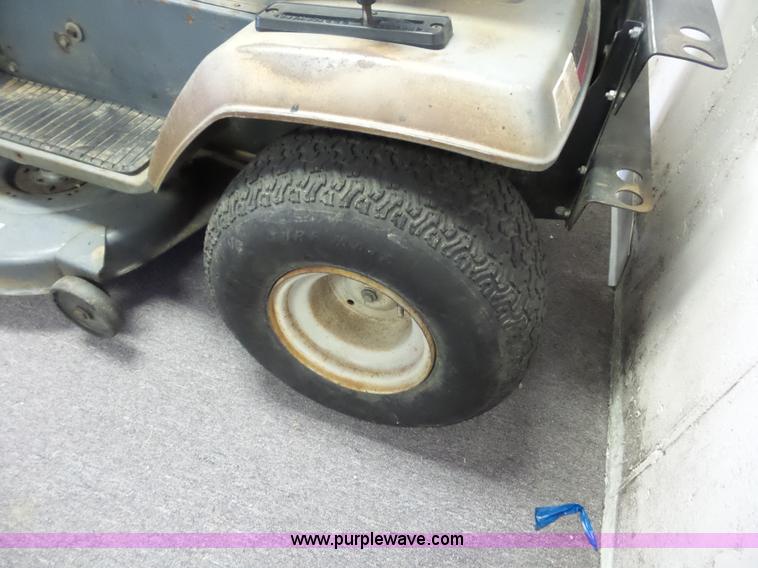 image for item BG9740 White LT-125 riding lawn mower