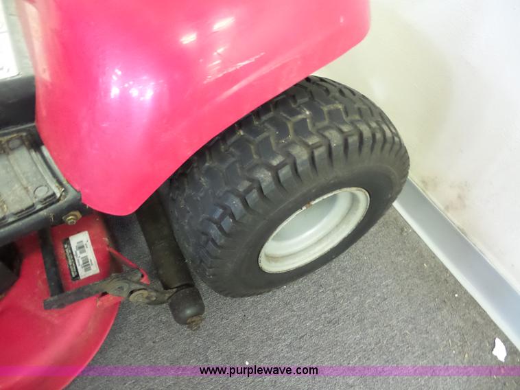 image for item BG9743 Massey Ferguson 2515 riding lawn mower