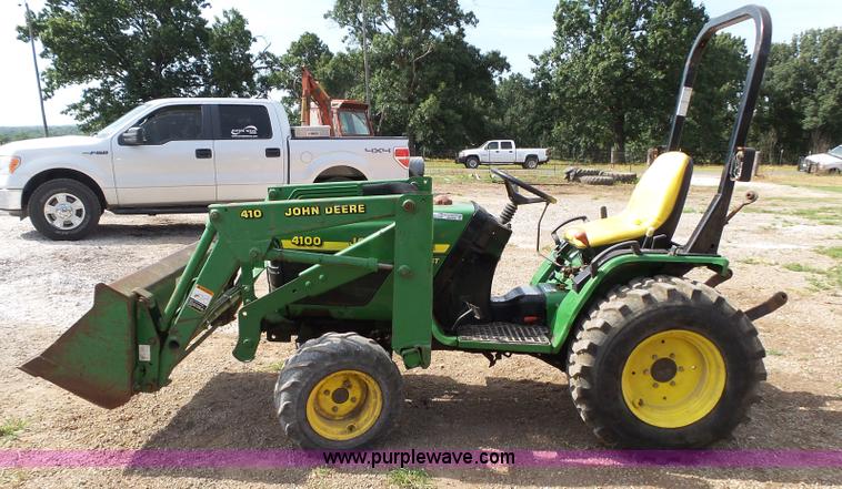 image for item BM9685 John Deere 4100 HST MFWD tractor