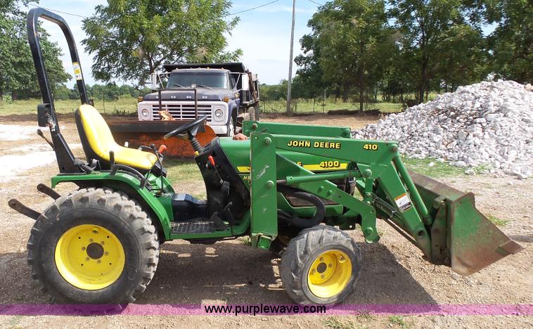 image for item BM9685 John Deere 4100 HST MFWD tractor