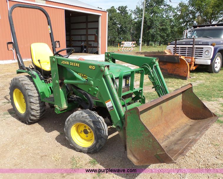 image for item BM9685 John Deere 4100 HST MFWD tractor