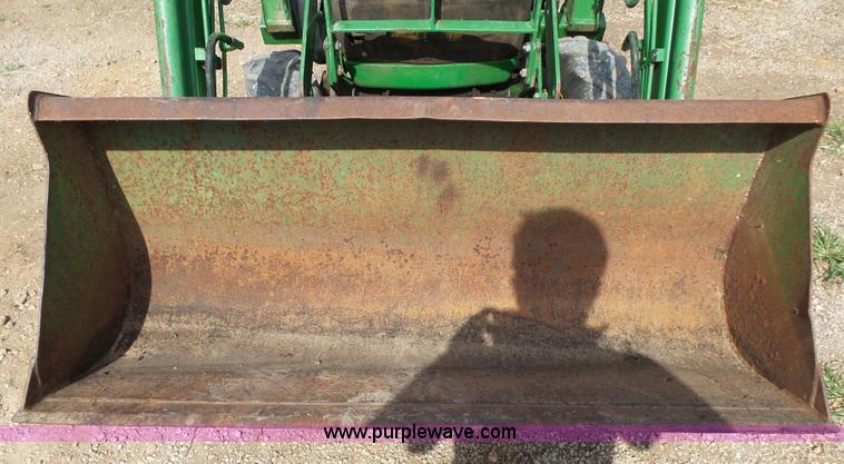 image for item BM9685 John Deere 4100 HST MFWD tractor