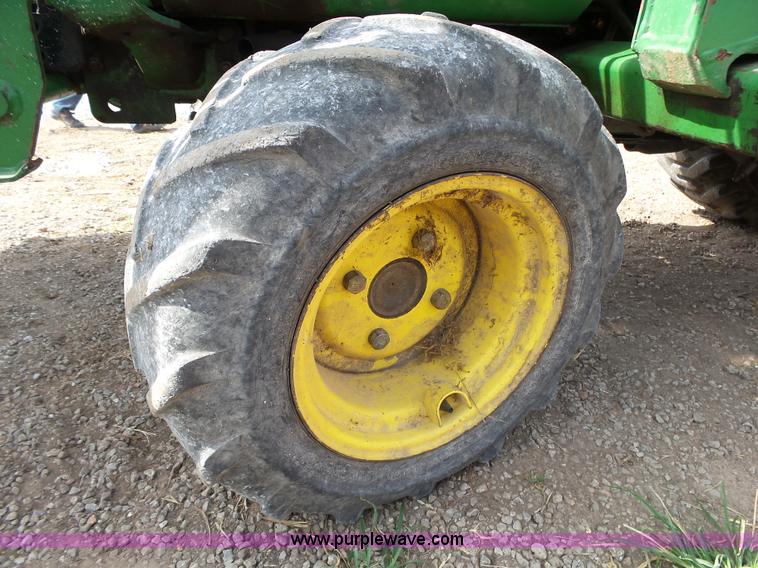 image for item BM9685 John Deere 4100 HST MFWD tractor
