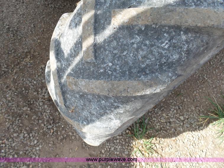 image for item BM9685 John Deere 4100 HST MFWD tractor