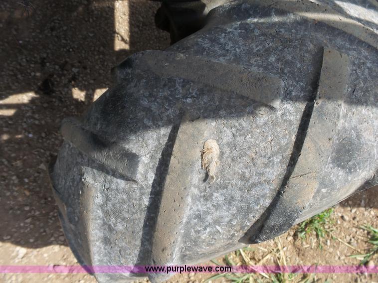 image for item BM9685 John Deere 4100 HST MFWD tractor