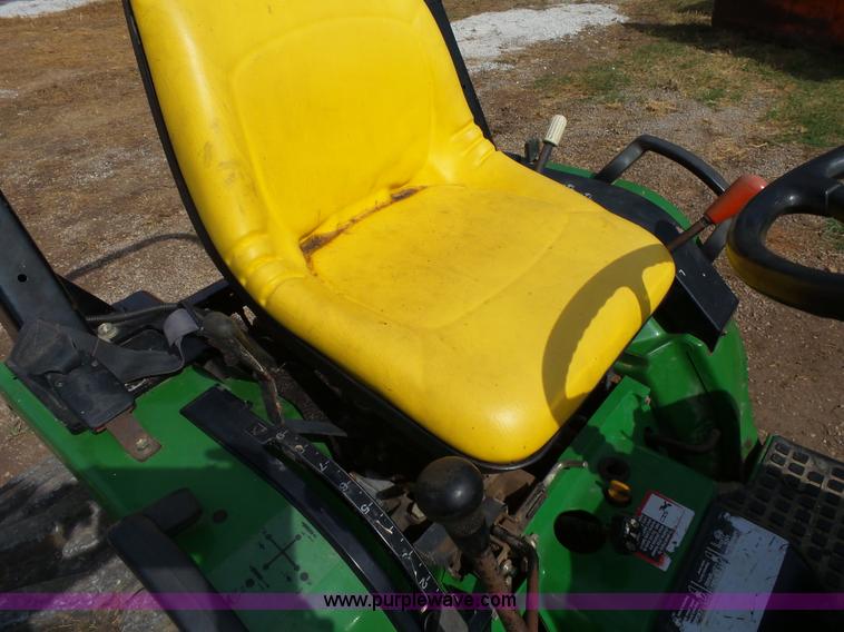 image for item BM9685 John Deere 4100 HST MFWD tractor