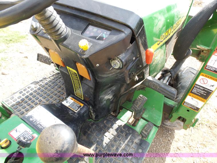 image for item BM9685 John Deere 4100 HST MFWD tractor