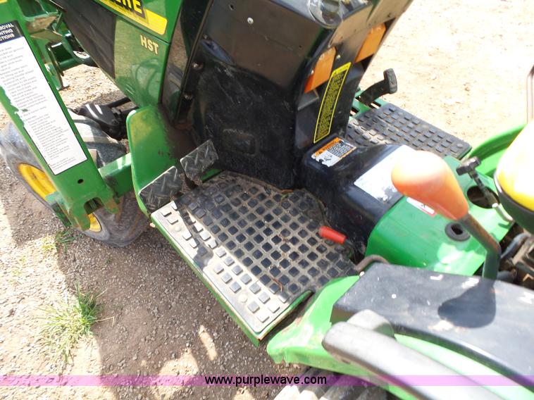 image for item BM9685 John Deere 4100 HST MFWD tractor