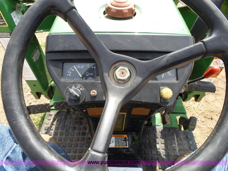 image for item BM9685 John Deere 4100 HST MFWD tractor