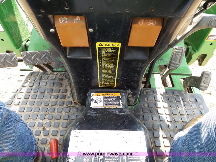 image for item BM9685 John Deere 4100 HST MFWD tractor