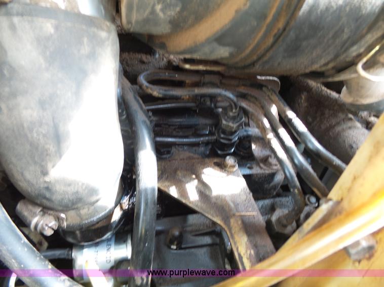 image for item BM9685 John Deere 4100 HST MFWD tractor